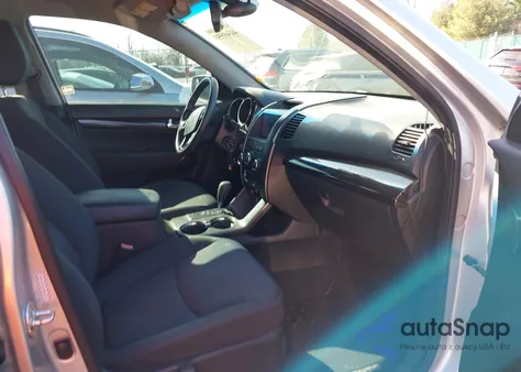 2011 Kia Sorento Lx z USA, uszkodzony, nr VIN 5XYKT3A1XBG006927